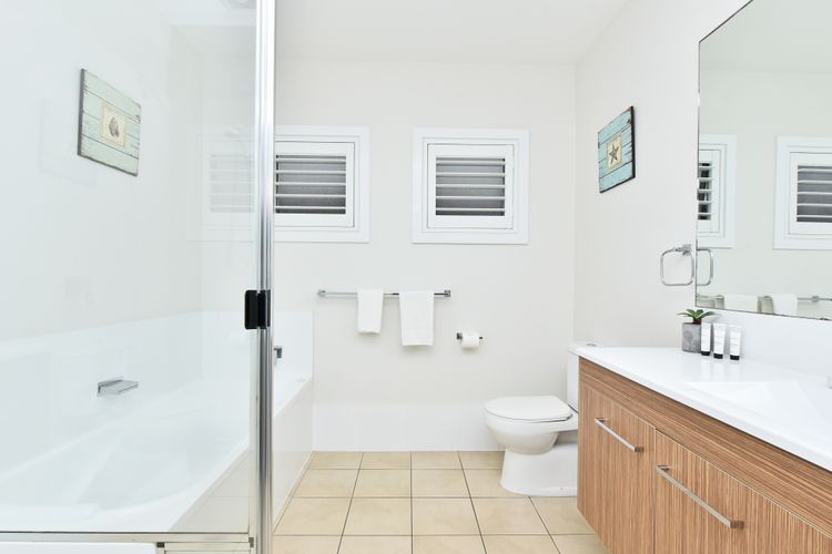Bay Breeze at Caves Beach Villas