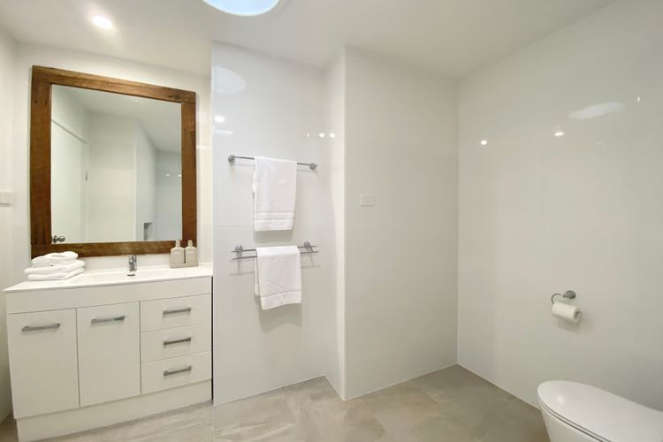 Salty Paws Caves Beach – Pet friendly