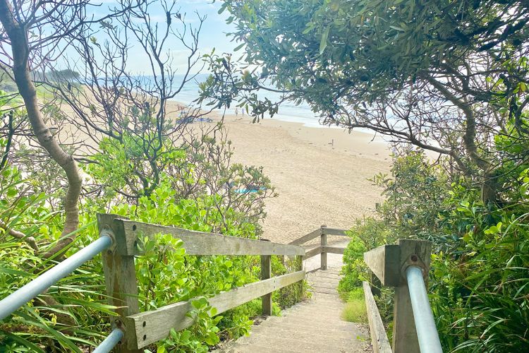 Salty Paws Caves Beach – Pet friendly