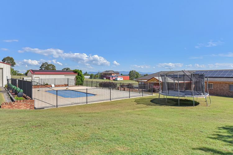 Hunter Valley Family Oasis – 5 bedroom House with Pool