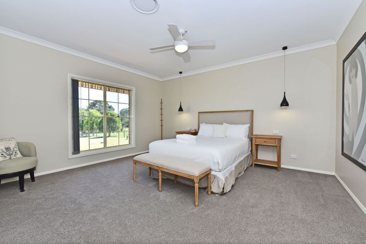 Hunter Valley Family Oasis – 5 bedroom House with Pool