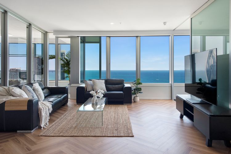 Luxury Sky-Home with Panoramic Ocean Views – 61st Floor, Surfers Paradise