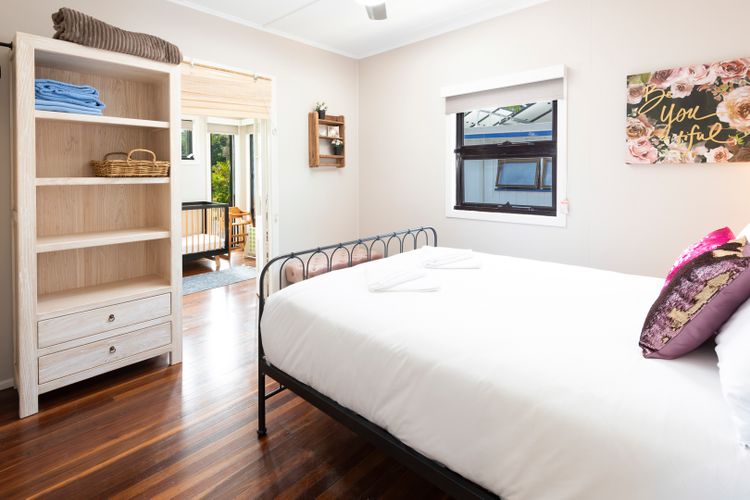 Central Torquay Treasure Close To Beach
