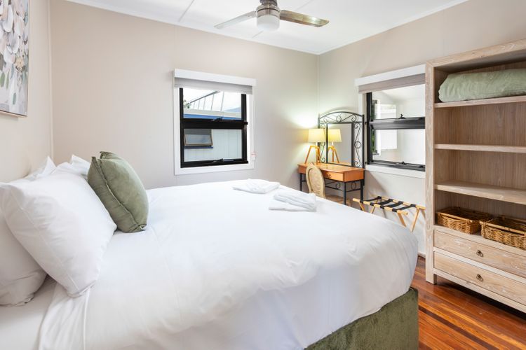 Central Torquay Treasure Close To Beach