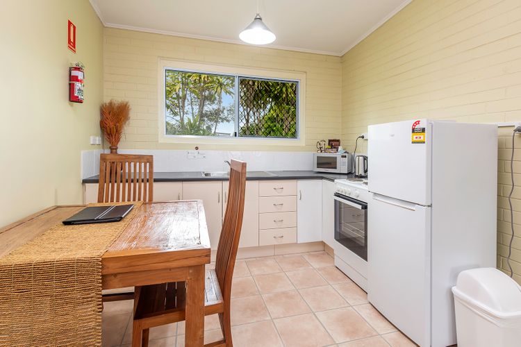 Coconut Palms King One Bedroom Apartment