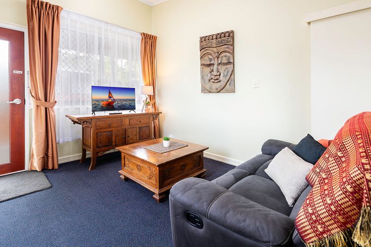 Coconut Palms King One Bedroom Apartment