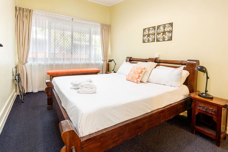 Coconut Palms King One Bedroom Apartment