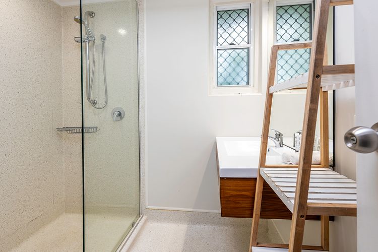 Coconut Palms King One Bedroom Apartment
