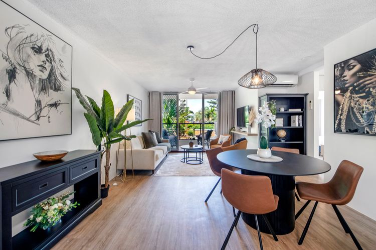Beautifully Renovated Two Bedroom Apartment