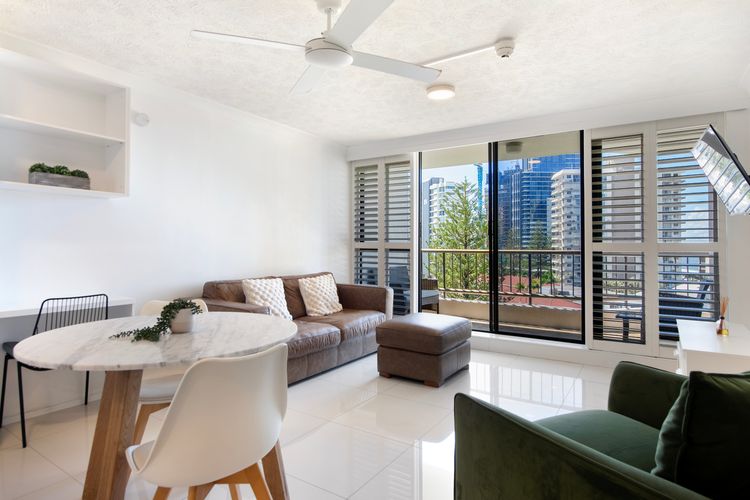 Ocean Views – Stylish 1 Bedroom in Surfers Paradise