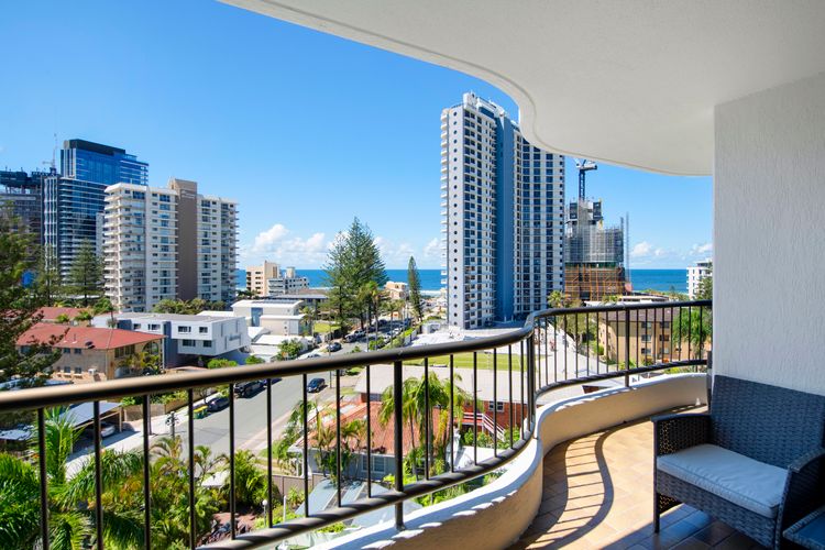 Ocean Views – Stylish 1 Bedroom in Surfers Paradise