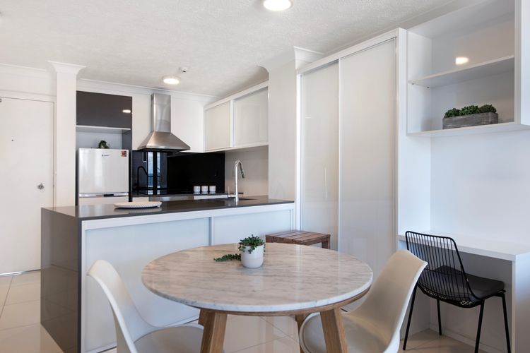 Ocean Views – Stylish 1 Bedroom in Surfers Paradise