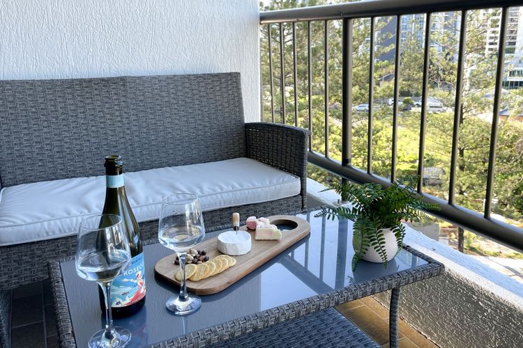 Ocean Views – Stylish 1 Bedroom in Surfers Paradise