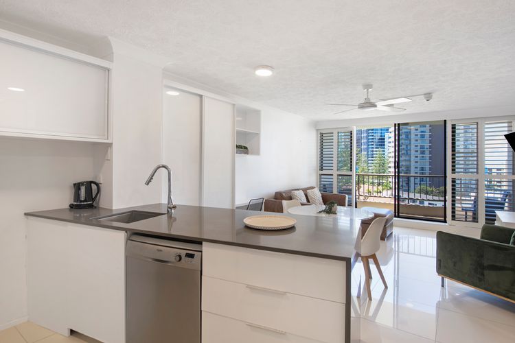 Ocean Views – Stylish 1 Bedroom in Surfers Paradise