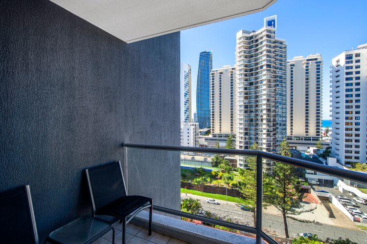 Legends Resort Surfers Paradise – Dual Key