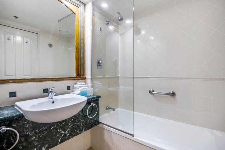 Legends Resort Surfers Paradise – Dual Key