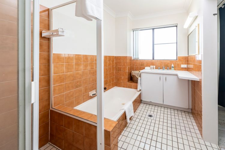 Two Bedroom Torquay Esplanade Escape