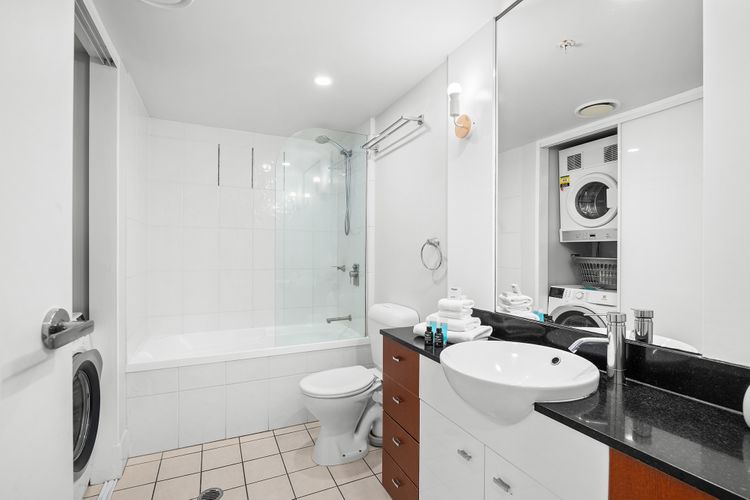 Deluxe 2 Bedroom Apartment Ocean and Hinterland Views