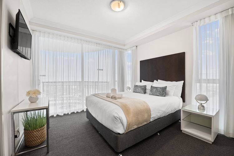 Deluxe 2 Bedroom Apartment Ocean and Hinterland Views