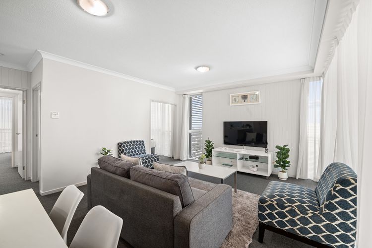Deluxe 2 Bedroom Apartment Ocean and Hinterland Views