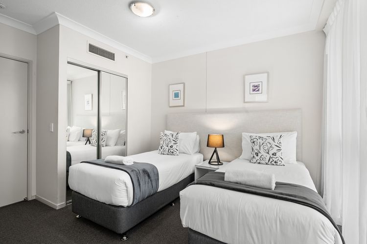 Deluxe 2 Bedroom Apartment Ocean and Hinterland Views