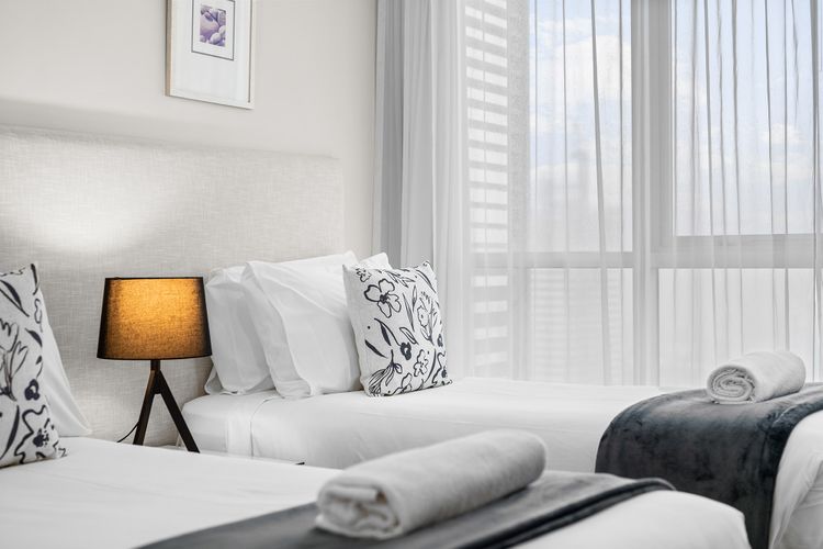 Deluxe 2 Bedroom Apartment Ocean and Hinterland Views