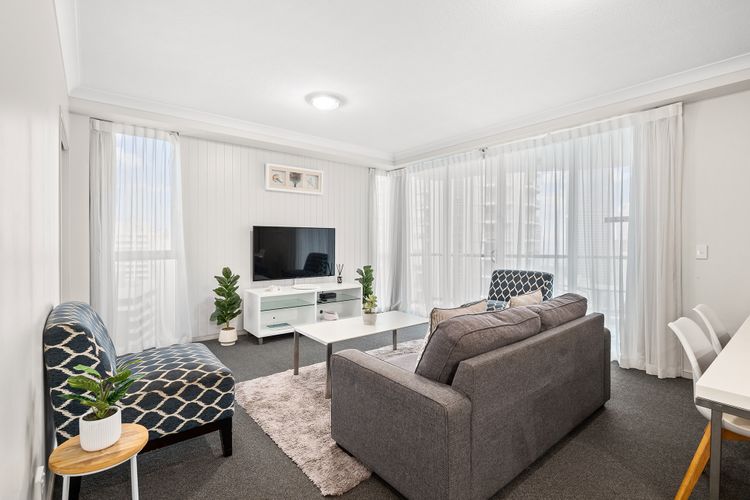 Deluxe 2 Bedroom Apartment Ocean and Hinterland Views
