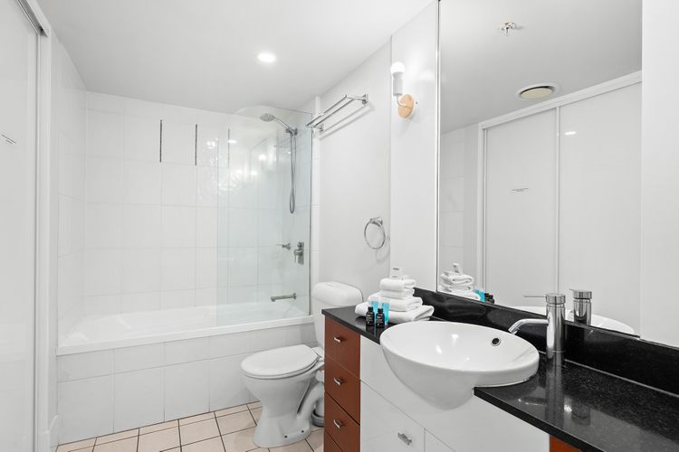 Deluxe 2 Bedroom Apartment Ocean and Hinterland Views