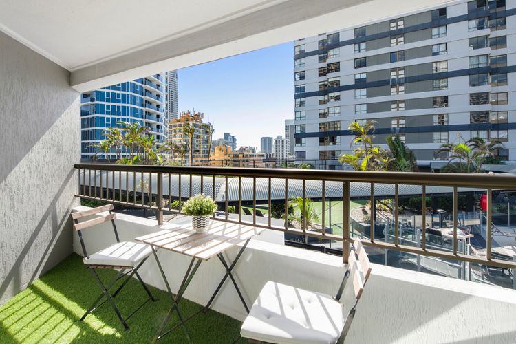 Top Of The Mark Central Surfers Paradise Apartment