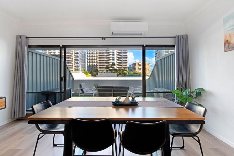 Top Of The Mark Central Surfers Paradise Apartment