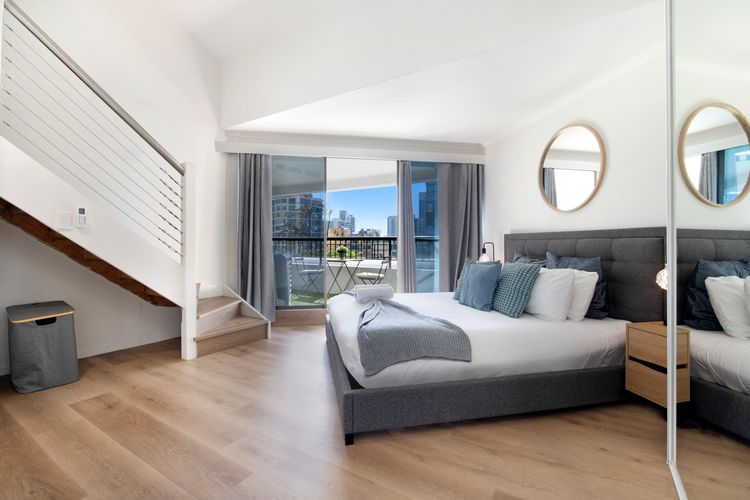 Spacious Townhouse, Unbeatable Location in Surfers Paradise