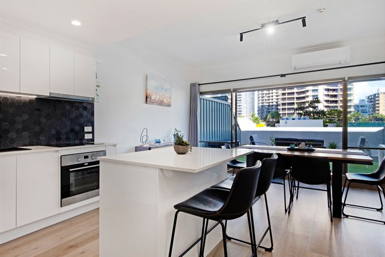 Top Of The Mark Central Surfers Paradise Apartment