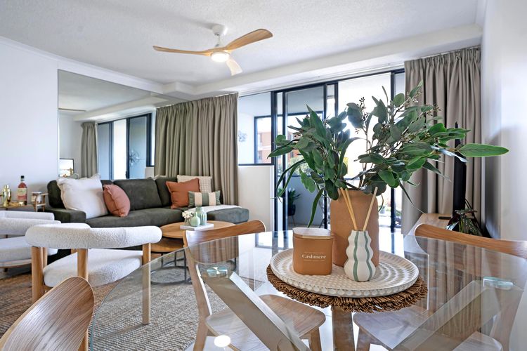 Ocean Breeze & Balcony Bliss – 1BR with Spa Near Beach