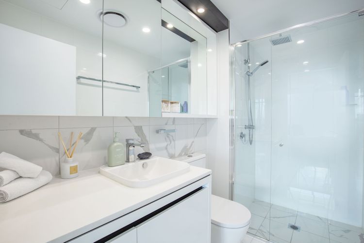 2 Bedroom Broadbeach Stay – Walk to Beach