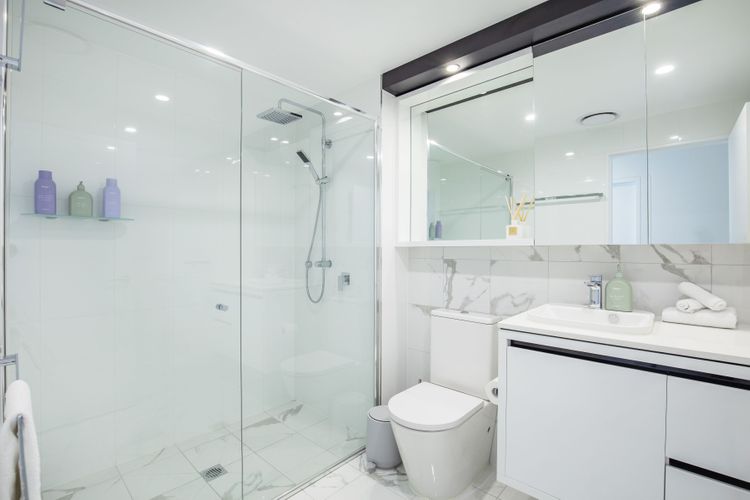 2 Bedroom Broadbeach Stay – Walk to Beach