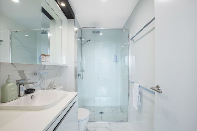 2 Bedroom Broadbeach Stay – Walk to Beach