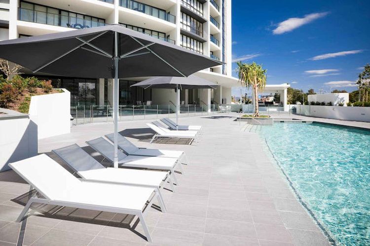 Large Ocean Views 4BR Sub-Penthouse – Sierra Grand