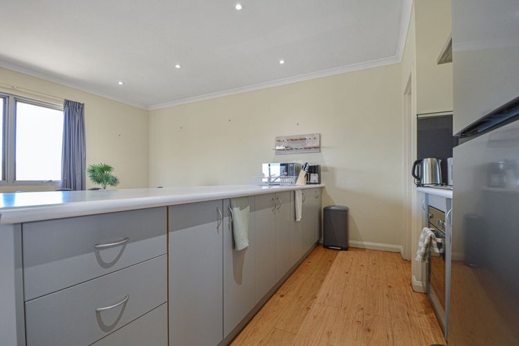 Marvellous McKay 3×2 Close to CBD