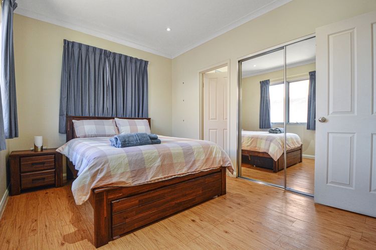 Marvellous McKay 3×2 Close to CBD