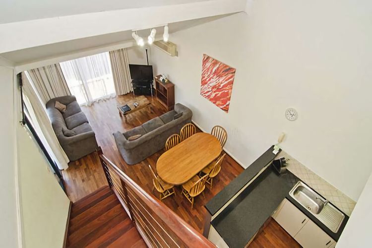 Sixteen at Cape View Escapes