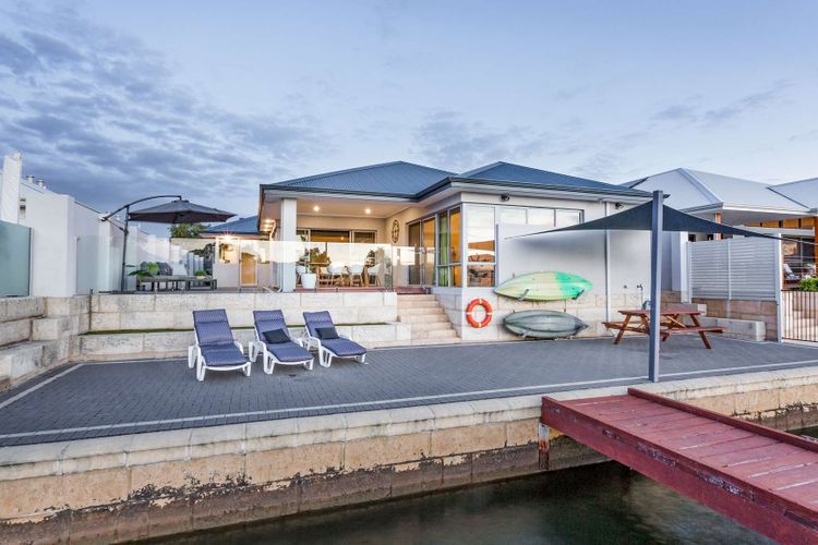 Stylish Marina-Front Getaway – Port Geographe