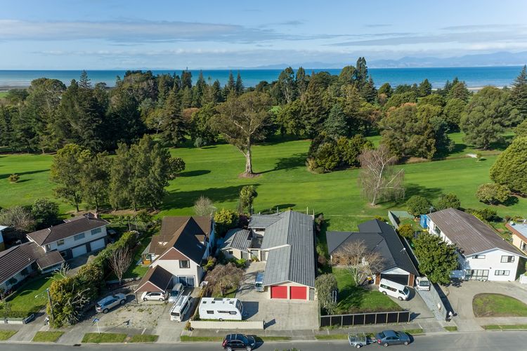 Stay and Play in Motueka