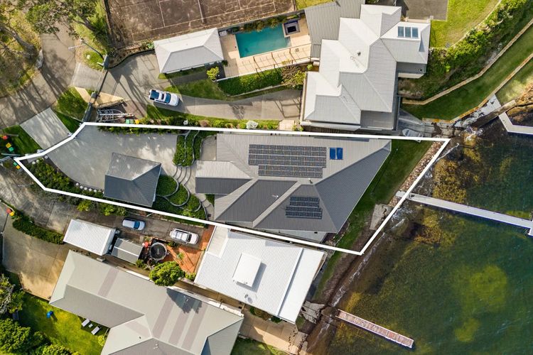 Lake Manor Retreat your Luxury Waterfront Getaway with Cinema and Private Jetty