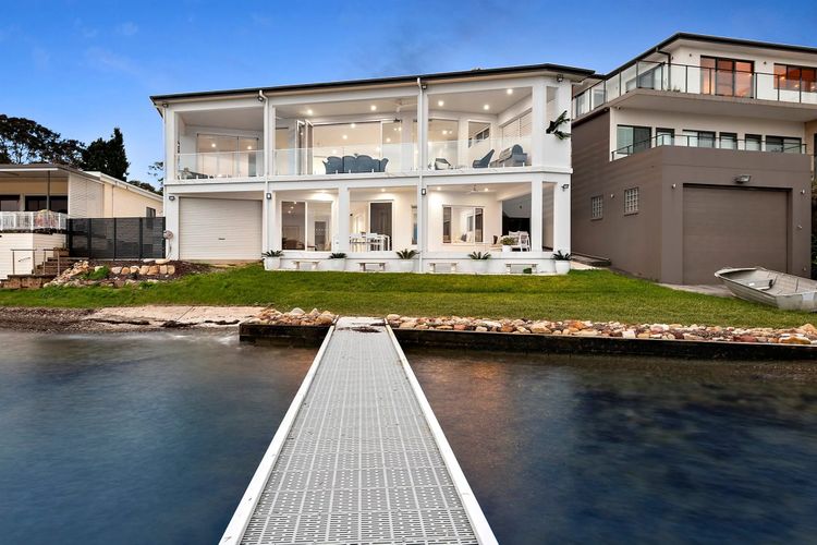 Lake Manor Retreat your Luxury Waterfront Getaway with Cinema and Private Jetty