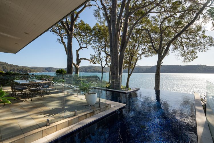 Taylors Point House by TCC