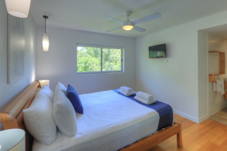 Maggies Beachfront Apt. 8