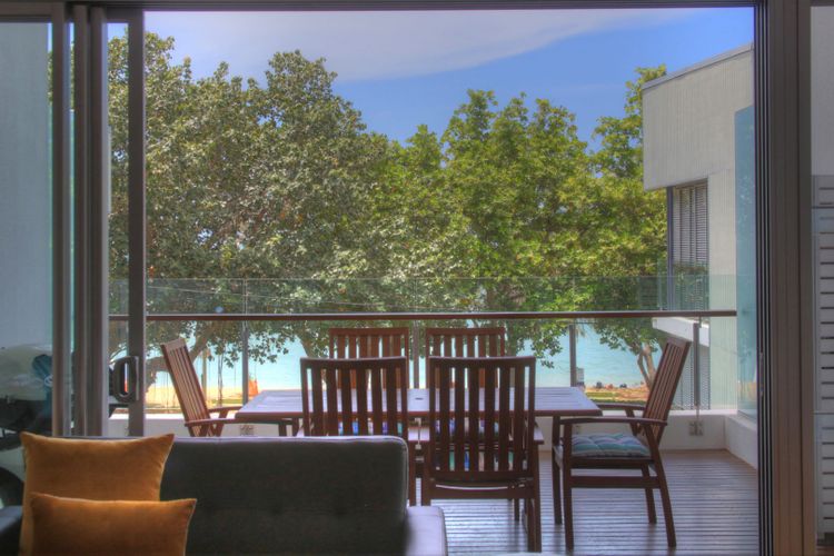 Maggies Beachfront Apt. 8