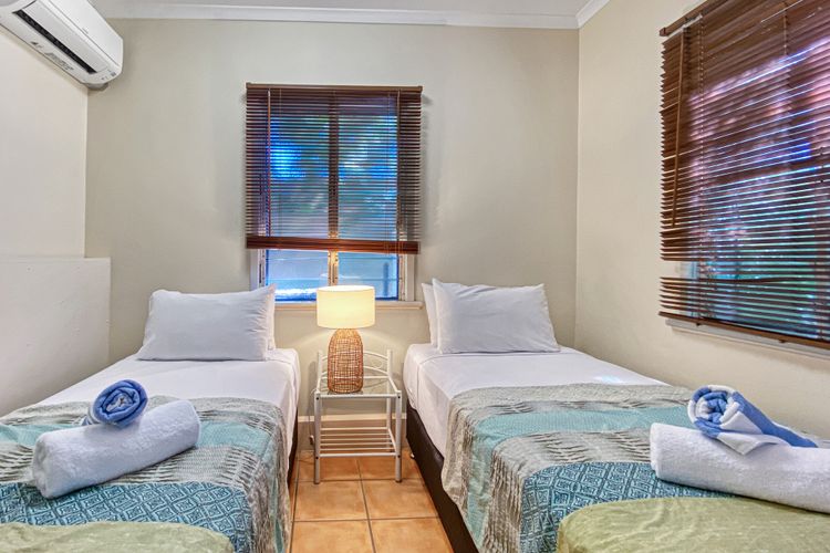 Picnic Bay Apartments Unit 1