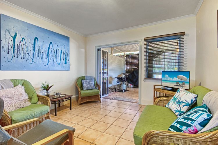 Picnic Bay Apartments Unit 1