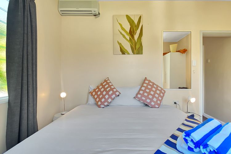 Picnic Bay Apartments Unit 4